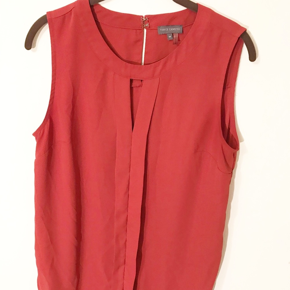Vince Camuto sleeveless top A14
